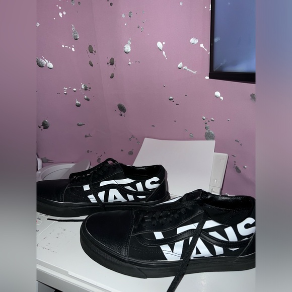 VANS logo leather like black Men’s sneakers size 9.5 - Picture 3 of 6